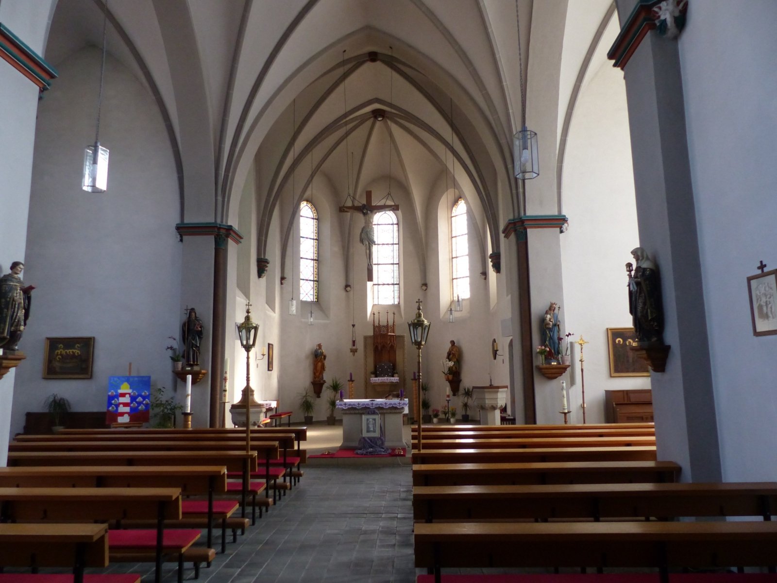 Altarraum Kirche Denklingen (c) Pia Eisenbach